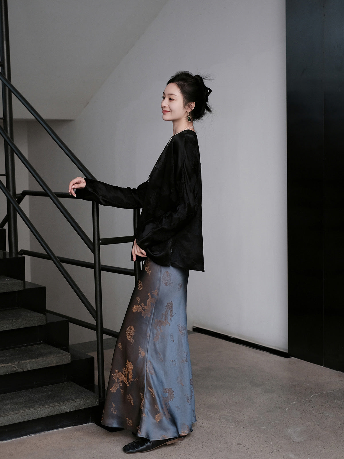 Silk dragon pattern jacquard skirt